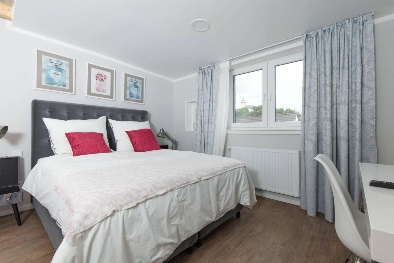 Apartment Paris - Chillinghouse # 5, 3 Min. Vom Ice, Netflix, Garten Siegburg